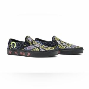 Vans nightmare before Christmas Tim Burton’s classic slip on.